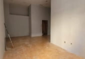 110m² locaux commerciaux pour vente à Cáceres, dans le quartier de Reyes Huertas, Calle Arturo Aranguren photo