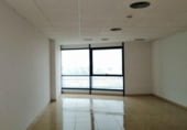 46m² bureau pour vente à Séville, dans le quartier de Quartier Pino Montano, Calle Parque Sierra Mágina photo