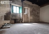 456m² building for sale in Santiago de Compostela, in the area of A Poza de Bar, Rúa do Franco photo