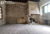 456m² building for sale in Santiago de Compostela, in the area of A Poza de Bar, Rúa do Franco photo