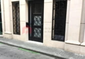 990m² commercial premises for sale in Barcelona, in the area of Sants-Badal, Carrer de Jaume Roig photo