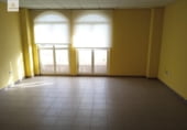 100m² commercial premises for sale in Cáceres, in the area of Cabezarrubia, Calle de Florencia photo