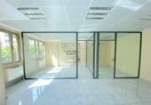 250m² office for rent in Lérida photo