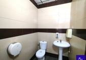 Local comercial en venta con 75m² en Lora del Río foto