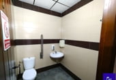 Local comercial en venta con 75m² en Lora del Río foto