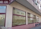 Local comercial en alquiler con 190m² en Vigo foto