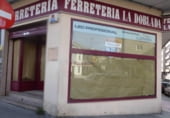 Local comercial en alquiler con 190m² en Vigo foto