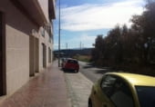 120m² commercial premises for sale in Buñol, Calle Naranjil photo