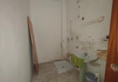 Local comercial en venta con 88m² en Buñol, Calle Teruel foto