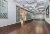 Local comercial en venta con 96m² en Granada, en la zona de Barrio de San Antón, Plaza General Emilio Herrera foto
