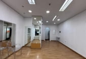 70m² commercial premises for sale in Cáceres, in the area of Kings Huertas, Calle León Leal photo
