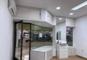 70m² commercial premises for sale in Cáceres, in the area of Kings Huertas, Calle León Leal photo