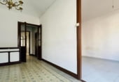 363m² building for sale in Figueras, Carrer de la Moreria photo