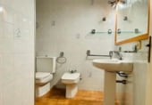 363m² building for sale in Figueras, Carrer de la Moreria photo