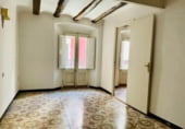 363m² building for sale in Figueras, Carrer de la Moreria photo
