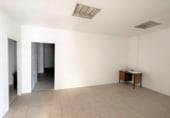 Local comercial en venta con 131m² en Figueras, Carrer Oliva foto