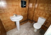 Local comercial en venta con 131m² en Figueras, Carrer Oliva foto