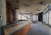 Local comercial en venta con 140m² en Figueras, Carrer de Tapis foto
