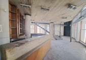 Local comercial en venta con 140m² en Figueras, Carrer de Tapis foto
