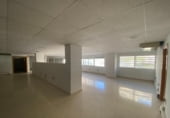 950m² commercial premises for sale in Algeciras, Calle Sáenz Laguna photo