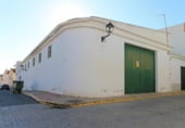 357m² warehouse for sale in Salteras, Calle Real photo