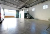 357m² warehouse for sale in Salteras, Calle Real photo