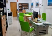 243m² offices for sale in Algeciras, avenida photo