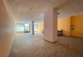 420m² commercial premises for sale in Ponferrada, Calle Campo de la Cruz photo