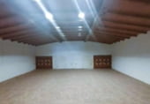 Local comercial
en venda
amb 750m² a Valdepeñas, Calle Real foto