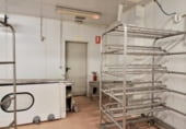 200m² commercial premises for sale in Barañain, Calle Lur Gorri photo