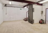 200m² commercial premises for sale in Barañain, Calle Lur Gorri photo