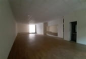 140m² commercial premises for sale in Malpartida de Cáceres, Calle Pajares photo