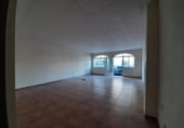 140m² commercial premises for sale in Malpartida de Cáceres, Calle Pajares photo