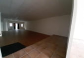 140m² commercial premises for sale in Malpartida de Cáceres, Calle Pajares photo