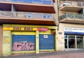 373m² commercial premises for sale in Lérida, photo