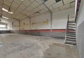 639m² warehouse for sale in Seville, in the area of Old Airport, Calle Laton Polig. Ind. Calonge photo