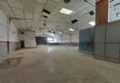 639m² warehouse for sale in Seville, in the area of Old Airport, Calle Laton Polig. Ind. Calonge photo