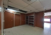 639m² warehouse for sale in Seville, in the area of Old Airport, Calle Laton Polig. Ind. Calonge photo