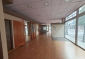 Local comercial
en venda
amb 95m² a Oviedo foto