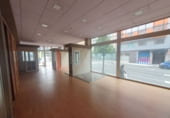 Local comercial
en venda
amb 95m² a Oviedo foto