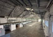Nave Industrial en alquiler con 700m² en Sant Joan Despí foto