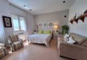 1376m² hotel for sale in Oliva photo