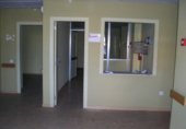 Local comercial en alquiler con 550m² en Badajoz foto