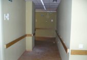 Local comercial en alquiler con 550m² en Badajoz foto