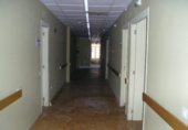 Local comercial en alquiler con 550m² en Badajoz foto
