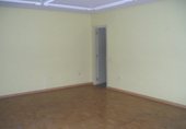 Local comercial en alquiler con 550m² en Badajoz foto