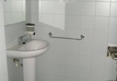 Local comercial en alquiler con 550m² en Badajoz foto