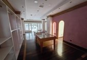 Local comercial en venta con 119m² en Vigo, en la zona de Vigo, Avda. de Camelias foto