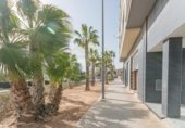 Local comercial
en venda
amb 214m² a la Pobla de Vallbona, Calle Fundación foto