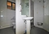 Local comercial en venta con 552m² en Madrid, en la zona de Palacio, Calle de Segovia foto